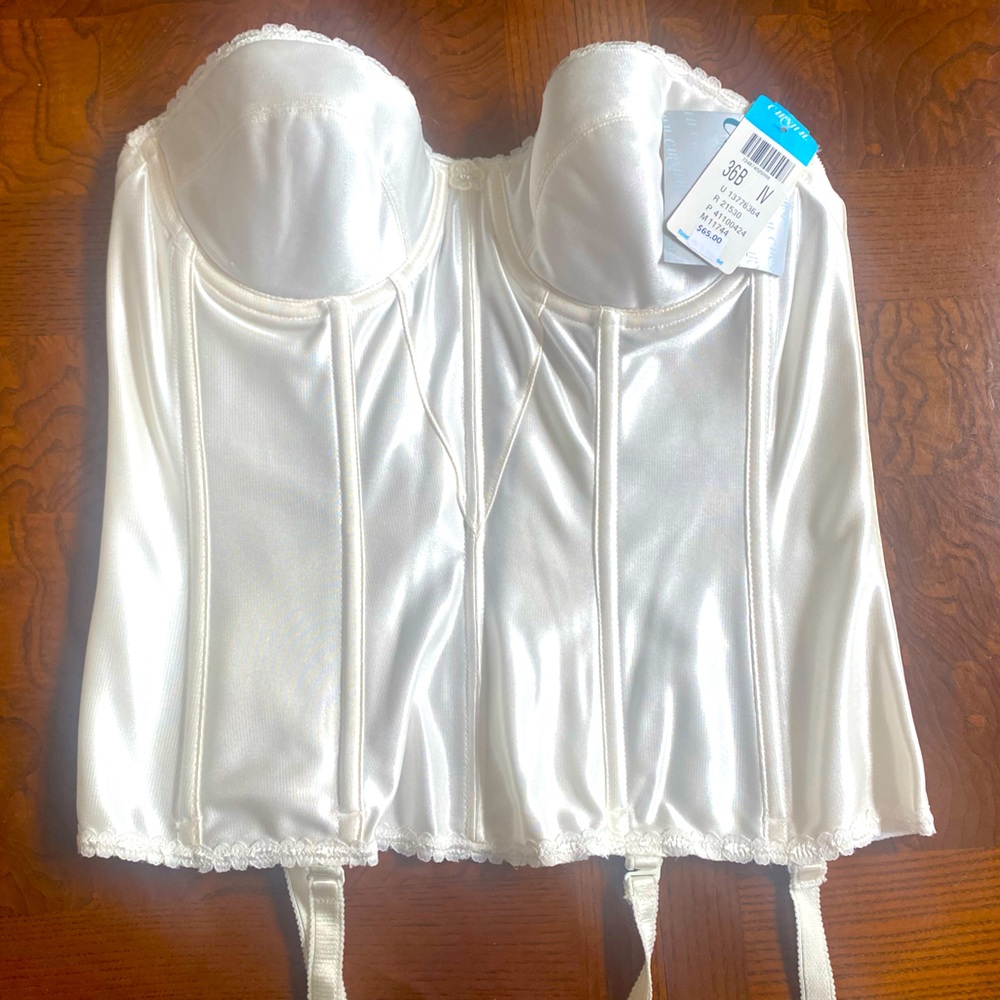 Corset strapless bra. NWT. Size 36B.